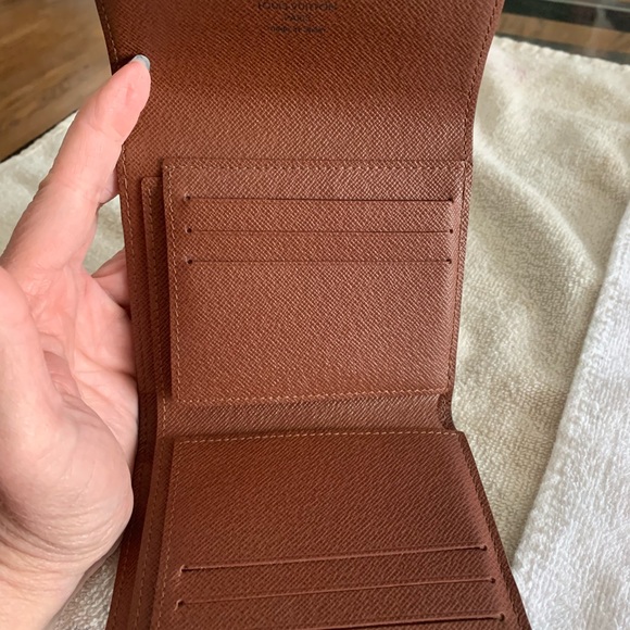 Authentic Louis Vuitton Anais Monogram Wallet - Picture 2 of 8